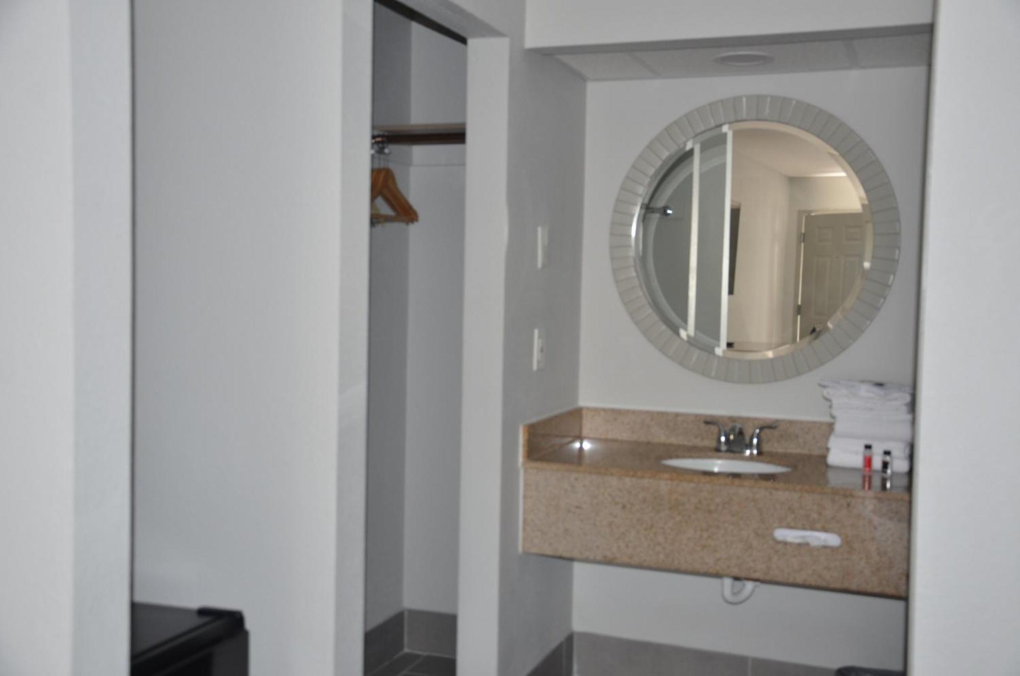 Baymont Suites Covington Extérieur photo